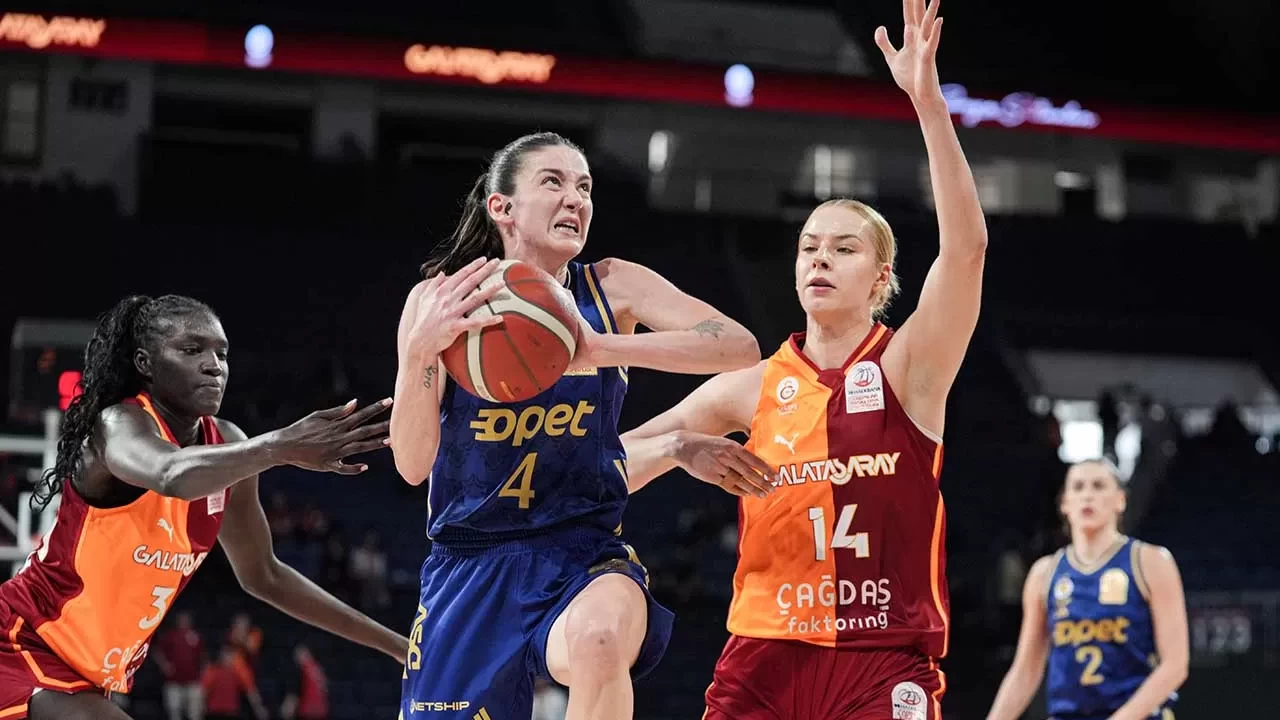 Galatasaray'a şans vermeyen Fenerbahçe, şampiyonluğunu ilan etti