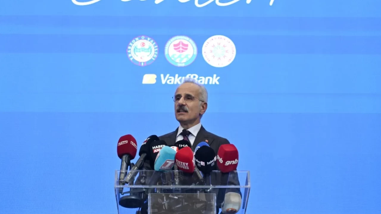 Karadeniz'e büyük müjde! Bakan Uraloğlu dev yatırımları tek tek açıkladı