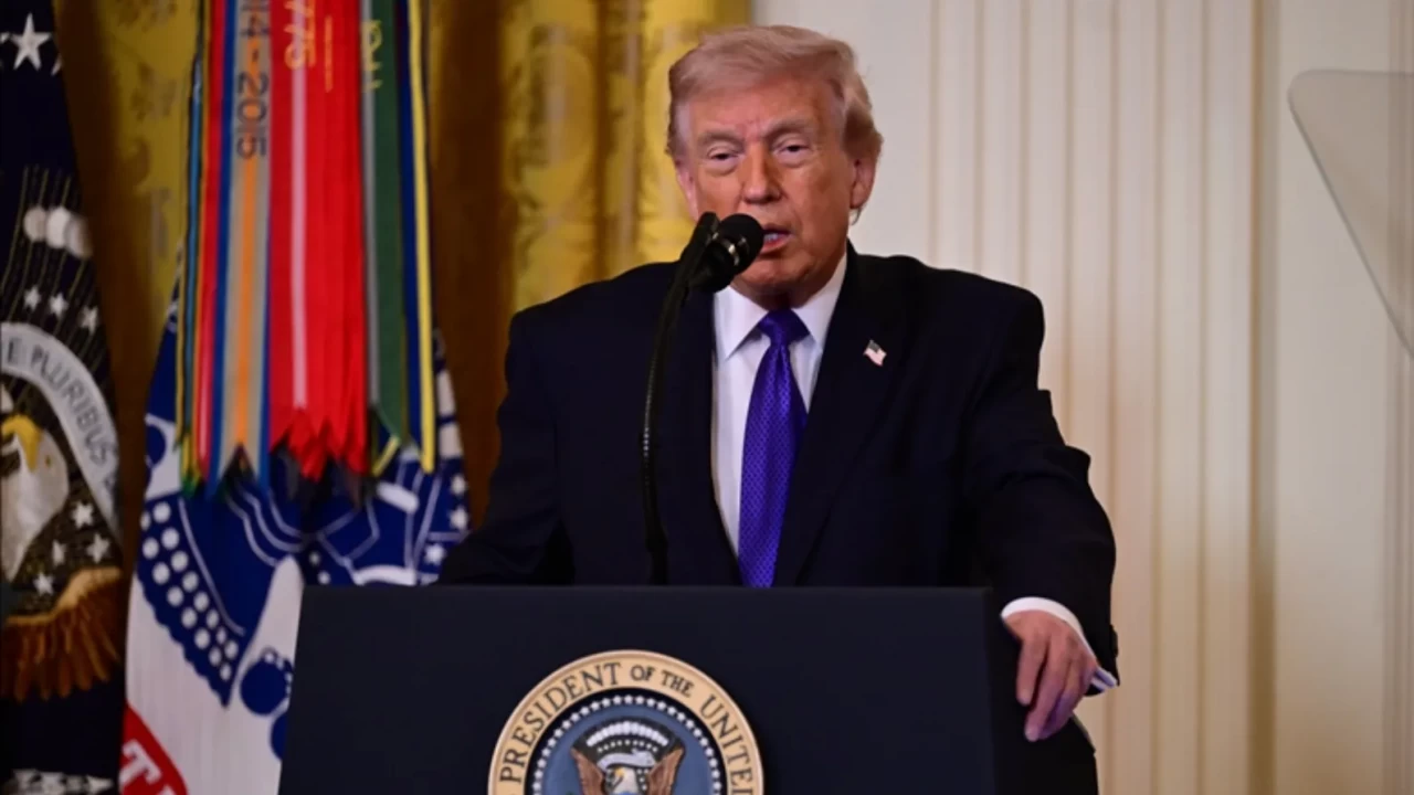 Trump Tahran’dan görüntü paylaştı: Devasa saldırıyla pek çoğu tasfiye edildi