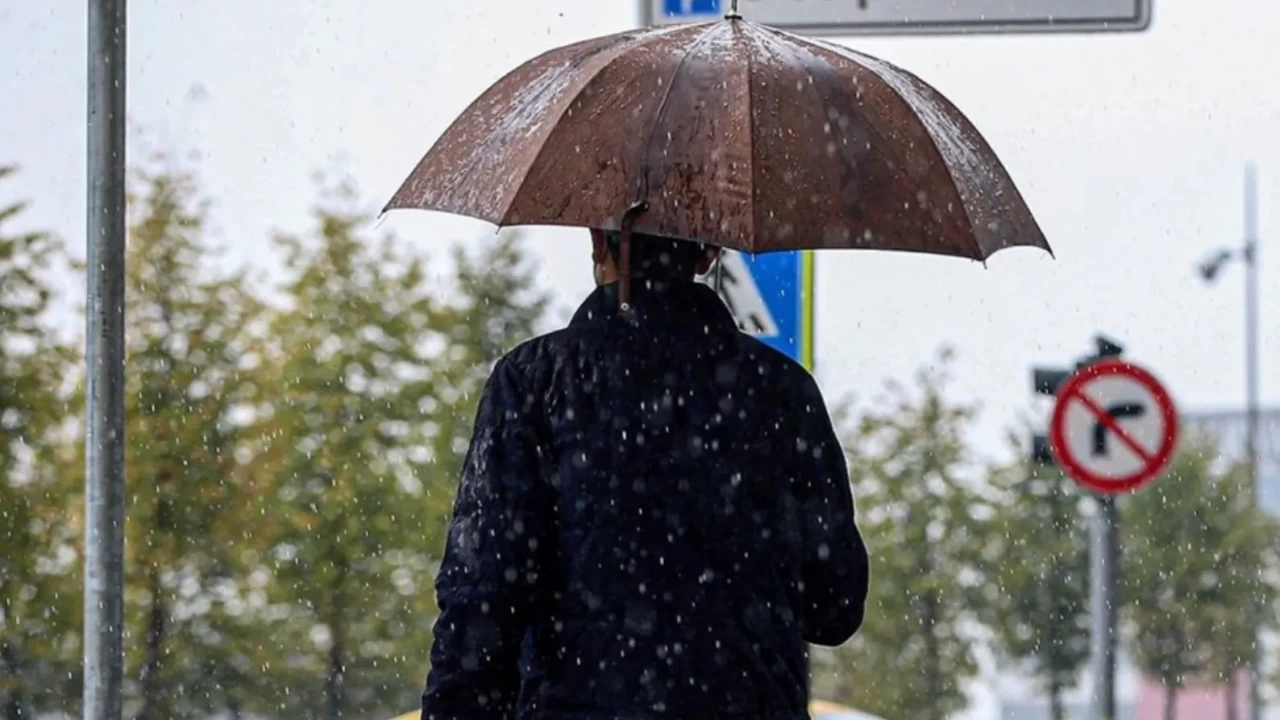 Bahar sıcaklığı artıyor: Güneyde toz, kuzeyde sağanak var!