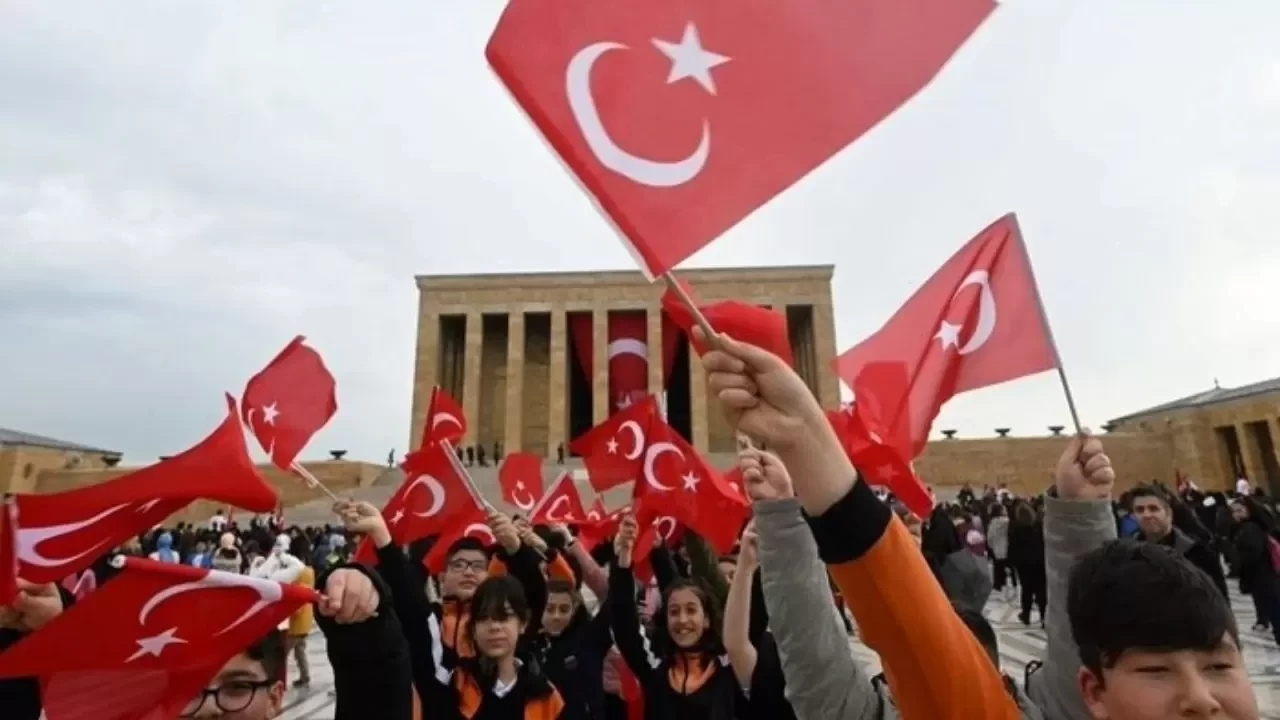 23 Nisan 2026 resmi tatil mi? Hangi güne denk geli…