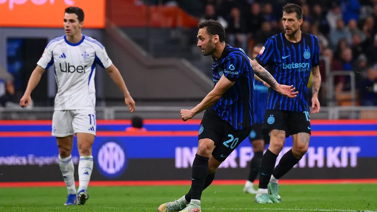 Hakan Çalhanoğlu, Inter'i finale taşıdı!