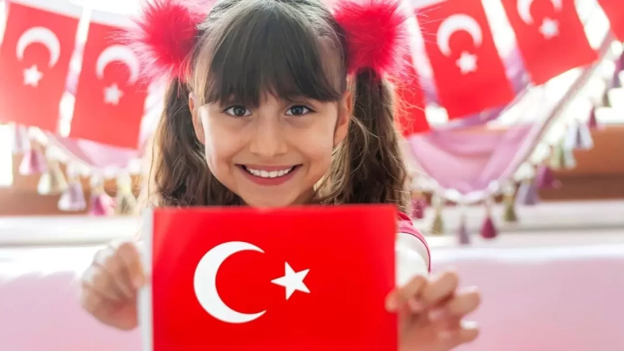 23 Nisan şiirleri 2026: Kısa, uzun, 2-3-4-6 kıtalık en güzel şiirler (İlkokul-Ortaokul)