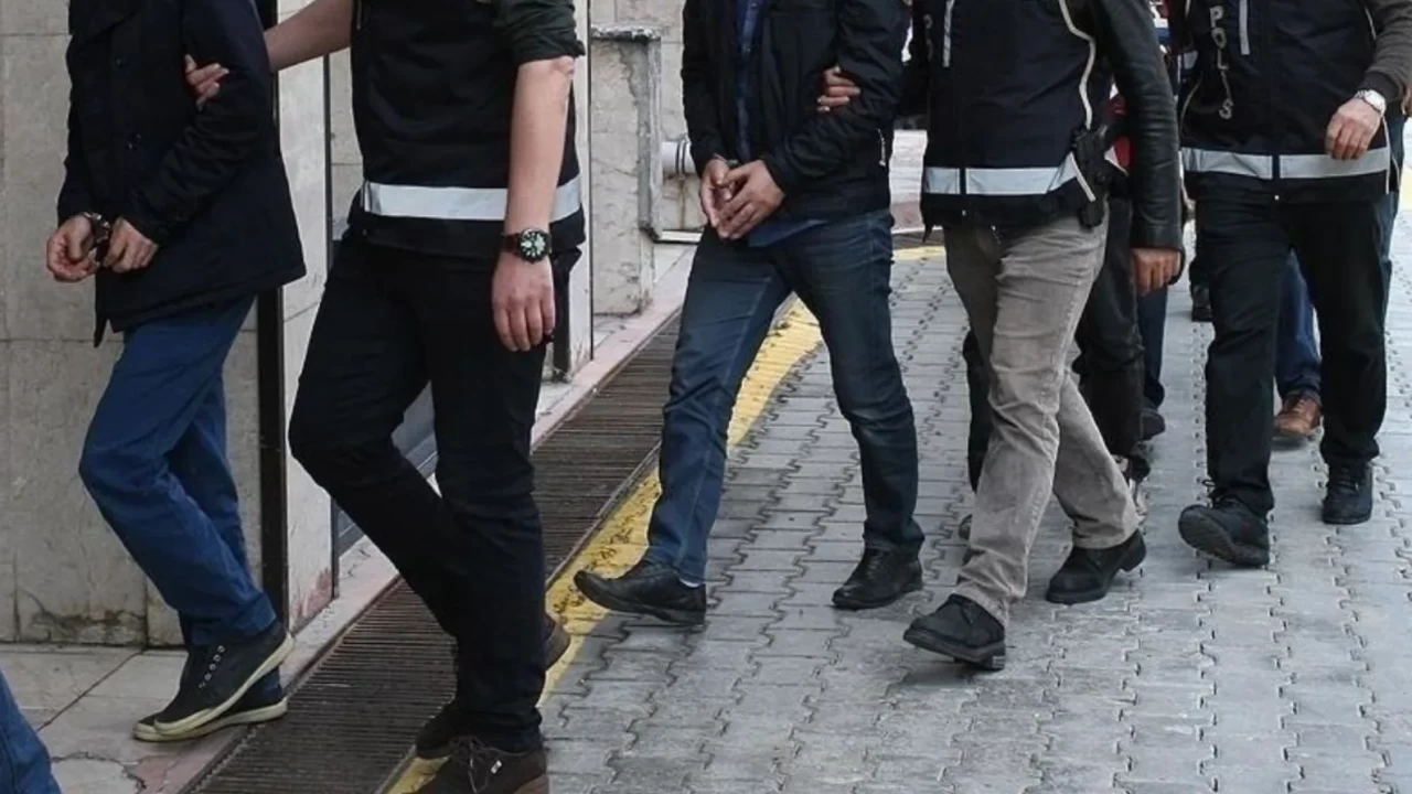 Samsun Merkezli 3 İlde Dev Suç Örgütü Operasyonu: 25 Gözaltı, Yarım Milyon Uyuşturucu Hap!