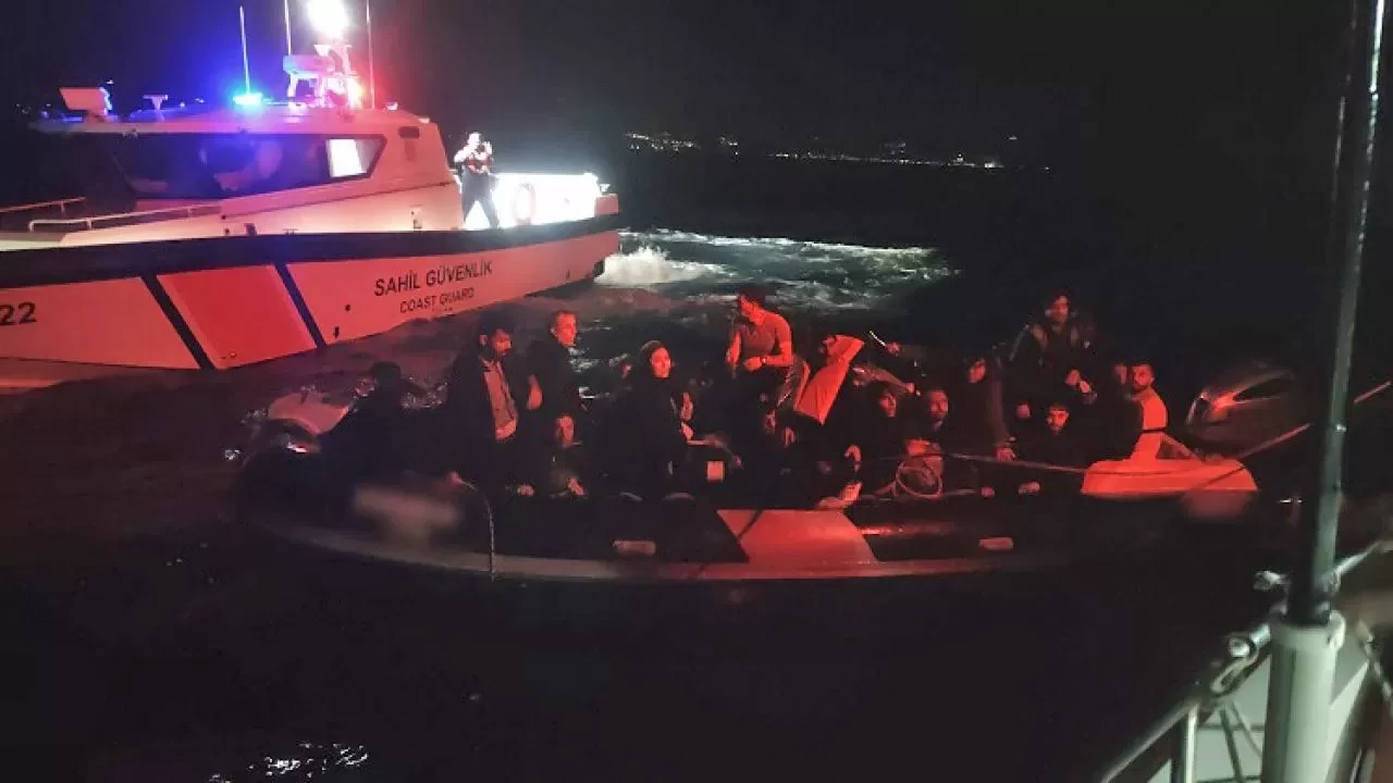 Denizin ortasında yakalandılar! İHA tespit etti, ekipler anında müdahale etti