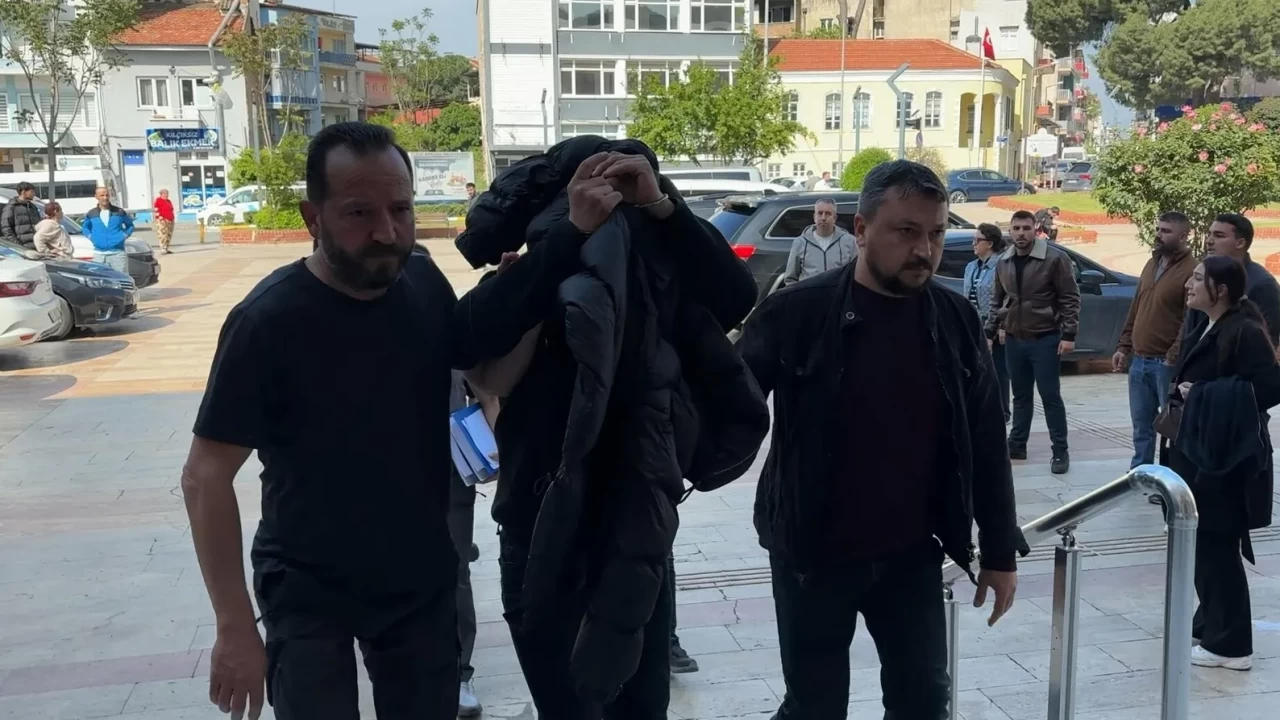 Polisten narkotik baskını! 180 kilo ham madde ve 36 bin hap ele geçirildi