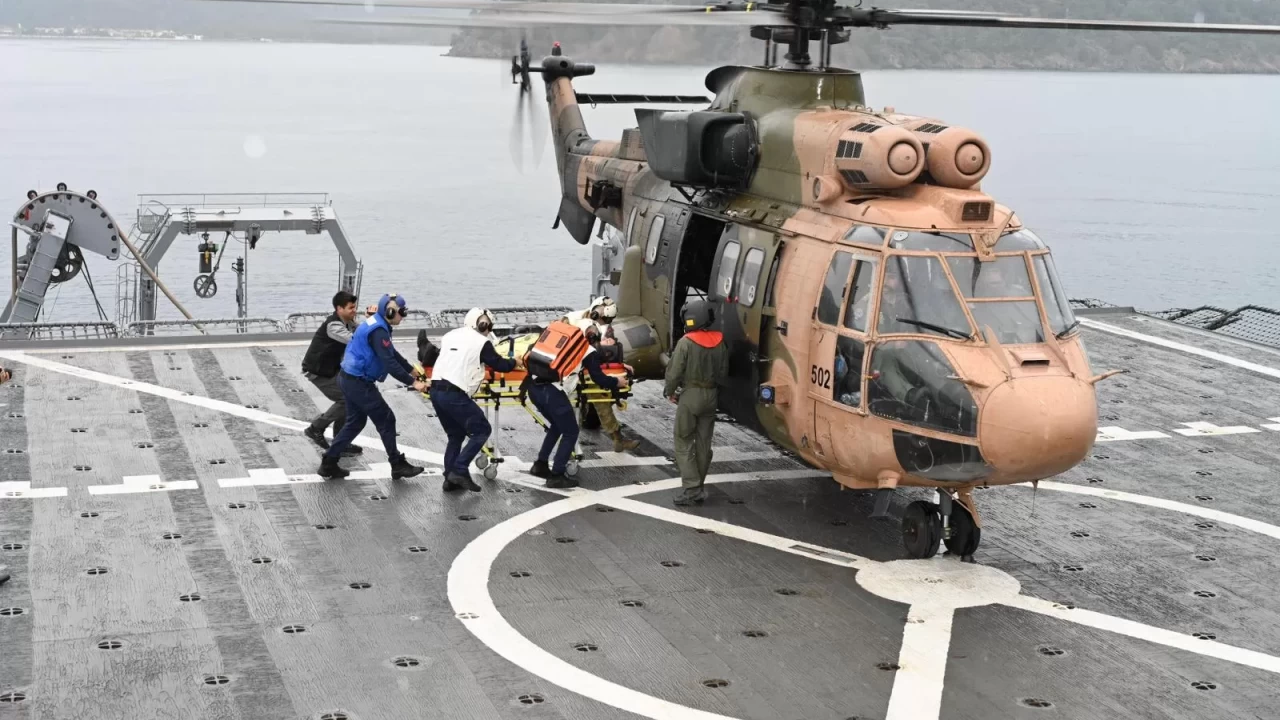 MSB duyurdu: Denizaltı kurtarma harekatı için nefes kesen tatbikat