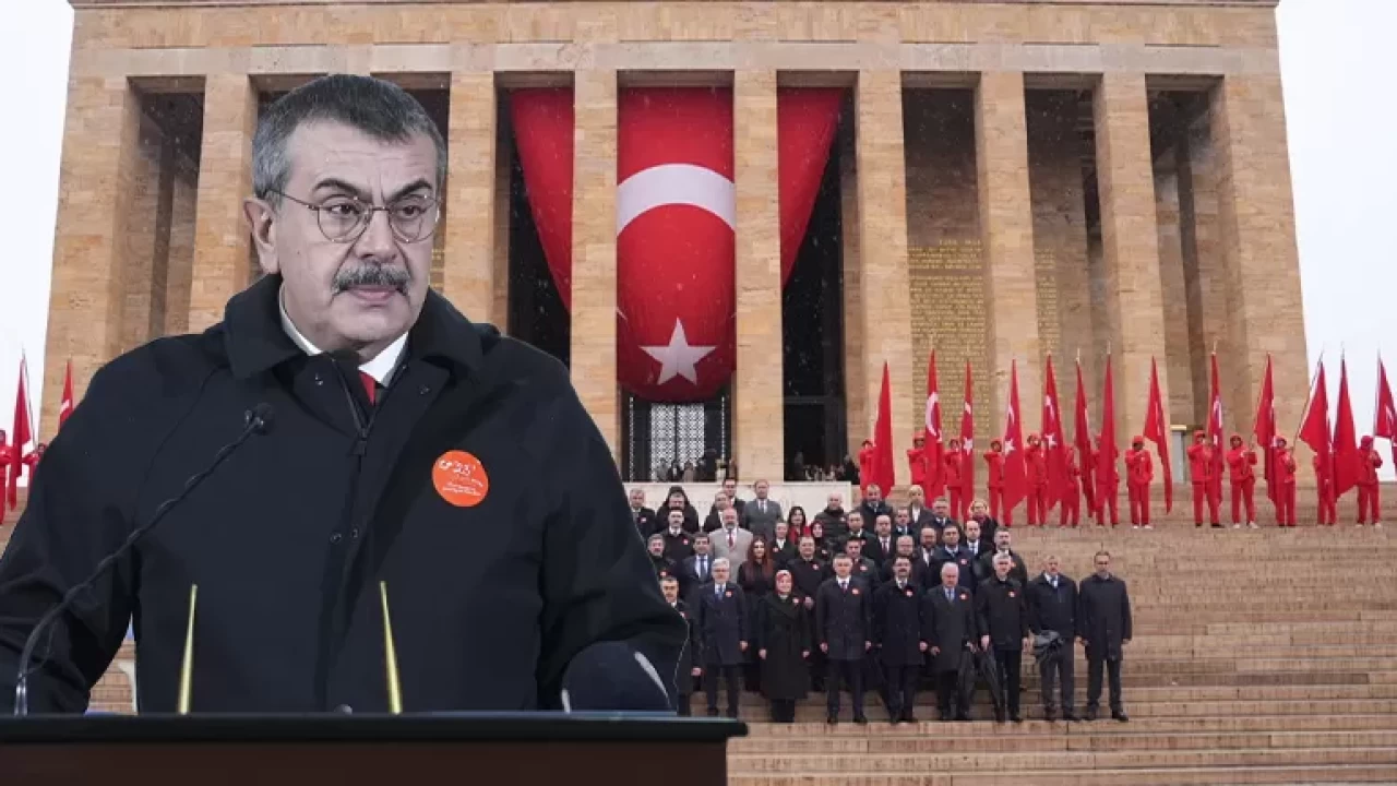 Bakan Tekin ve öğrenciler Ata’nın huzurunda: 'Köklerinden güç alan nesiller yetiştireceğiz'