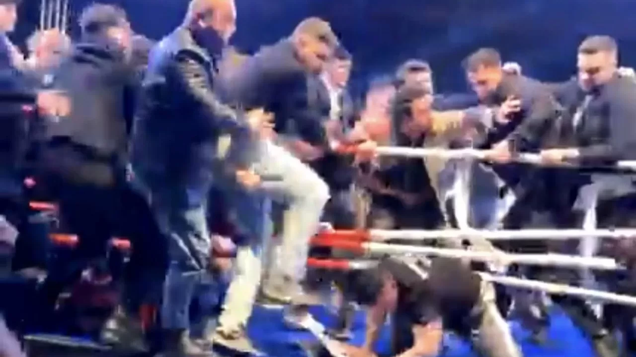 Trabzon'da boks maçında kavga!