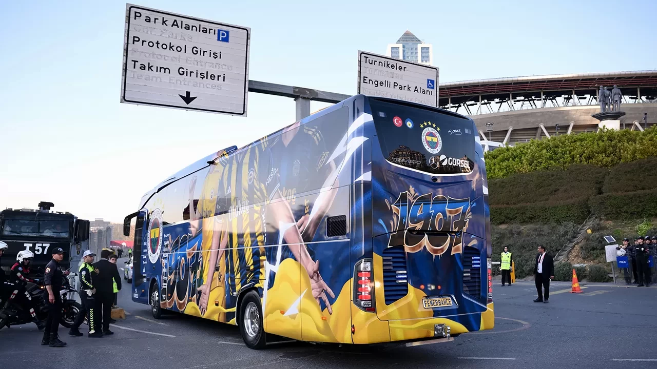 Fenerbahçe derdi maçı için stadyuma ulaştı