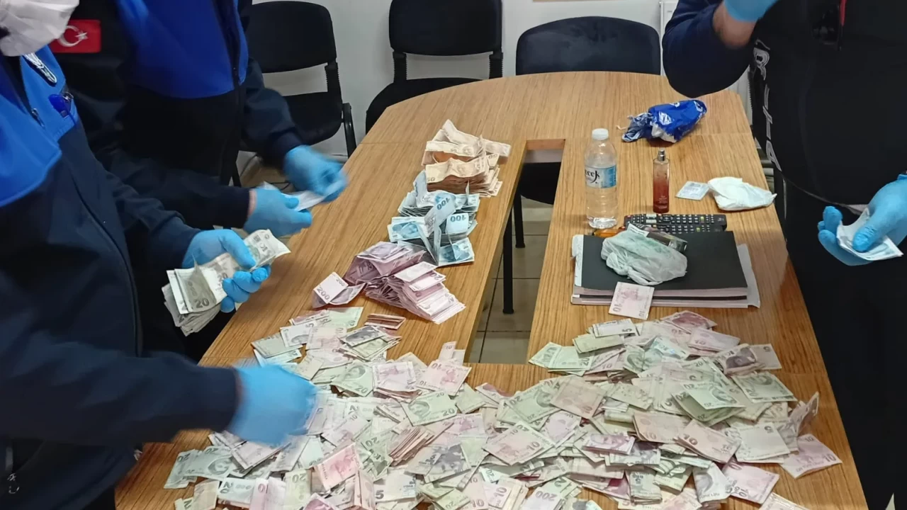 Dilencinin üzerinden çıkan para şok etti!