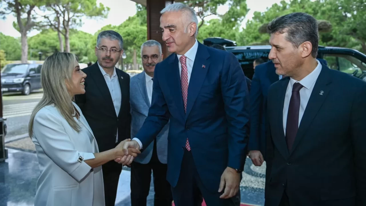 8 yılda turizmde yüzde 109 artış! Bakan Ersoy: Türkiye kültür ve turizmde küresel güç olmaya devam ediyor