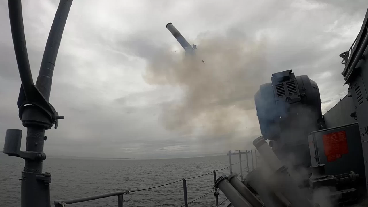 TSK'dan üç denizde aynı anda gövde gösterisi!