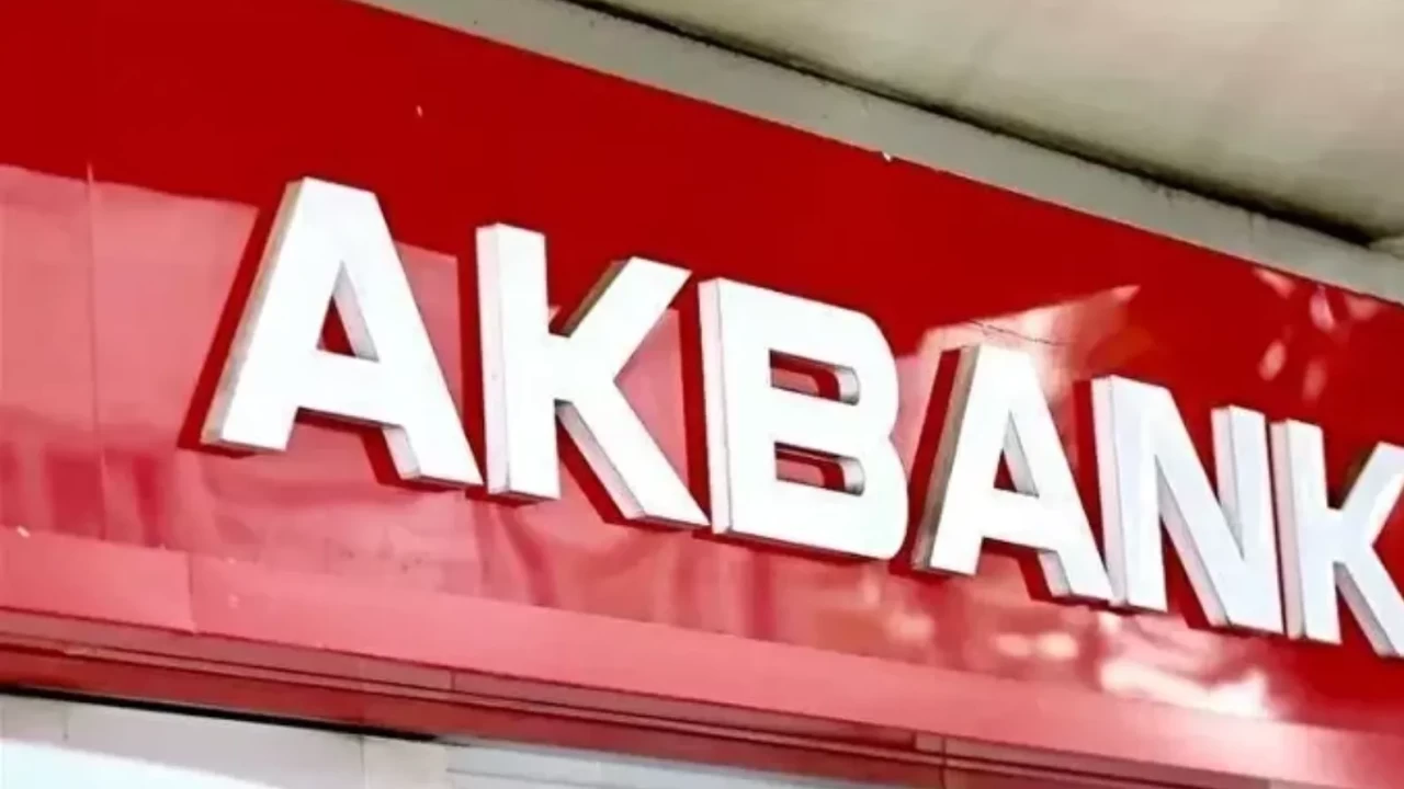 AKBANK ÇÖKTÜ MÜ, NEDEN AÇILMIYOR? 16 Nisan 2026 Akbank mobil giriş sorunu ve erişim sıkıntısı: Akbank’tan açıklama geldi mi, ne zaman düzelecek?
