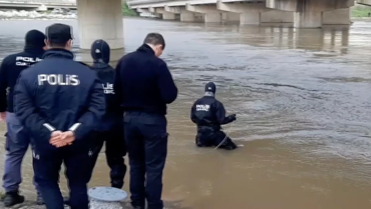 Bursa’da 'kestirme yol' faciası: Derenin yükseldiğini fark etmedi, sulara gömüldü!