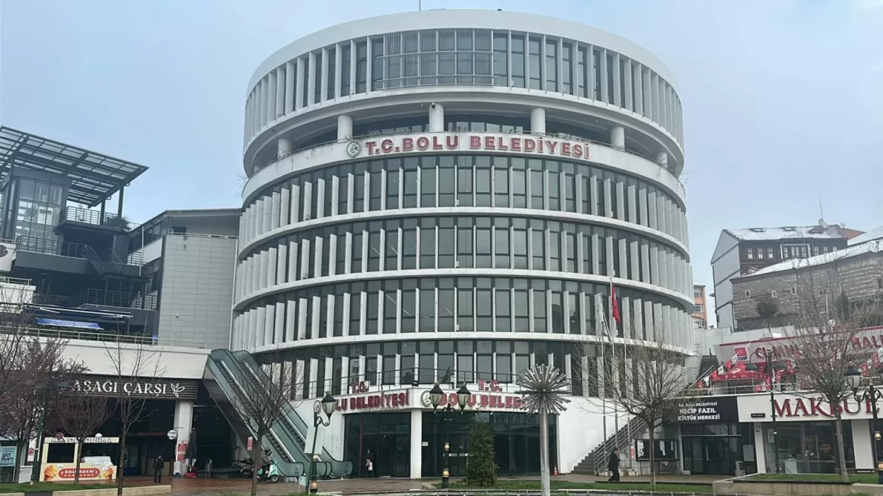 Bolu Belediyesi'ne bir operasyon daha: Başkan Yardımcısı ile meclis üyesi gözaltına alındı
