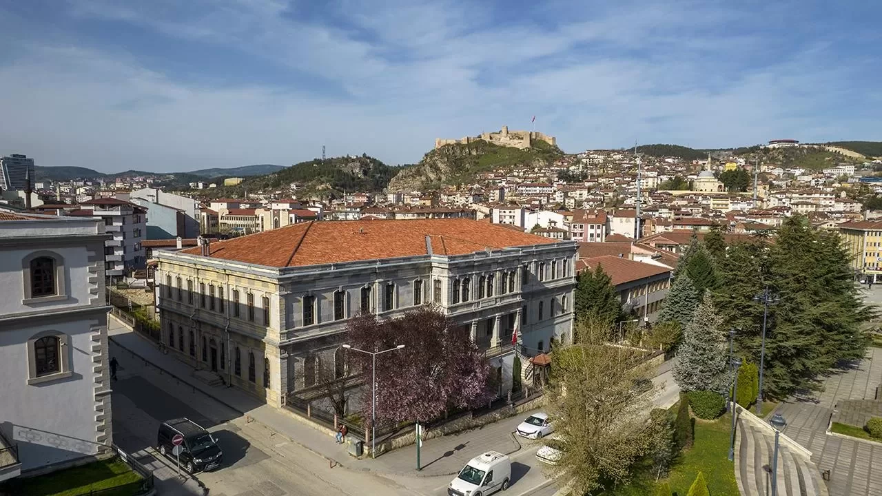 141 yıllık eğitim çınarı: Abdurrahmanpaşa Lisesi gururla ayakta