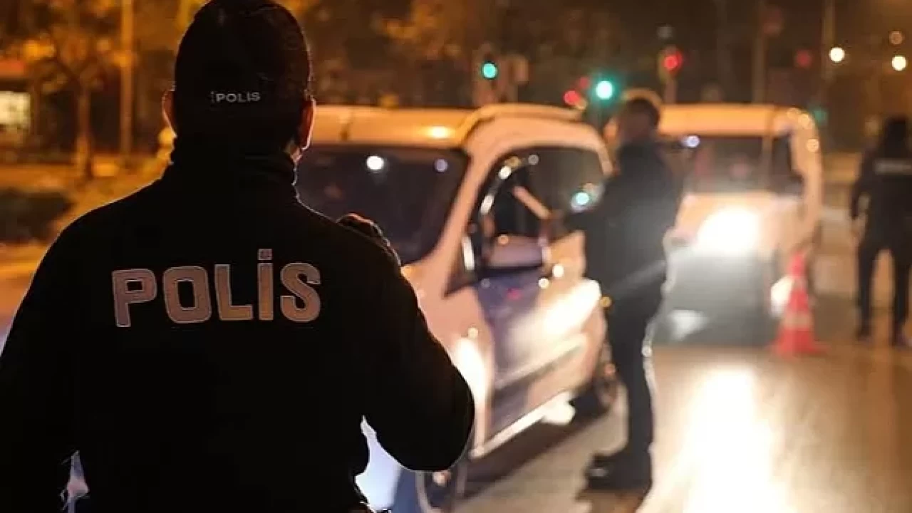 İstanbul'da zehir tacirlerine darbe! Milyonlarca hap, yüzlerce kilo yasaklı madde ele geçirildi