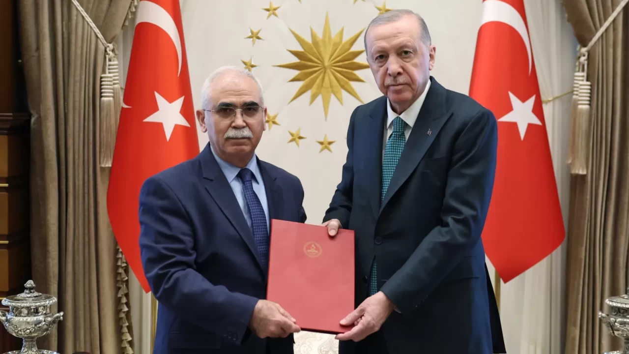 Cumhurbaşkanı Erdoğan, AYM Başkanı Özkaya ile bir araya geldi