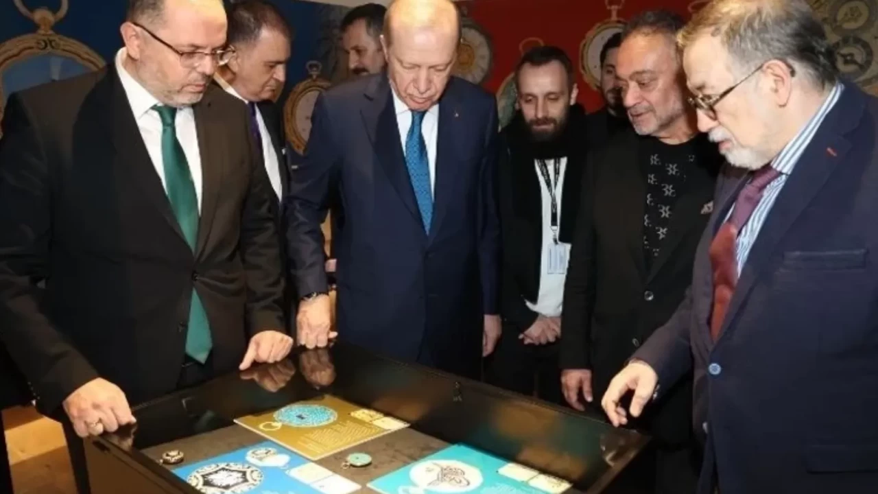 Cumhurbaşkanı Erdoğan’dan tarihe yolculuk: Muhteşem saatleri yerinde inceledi!