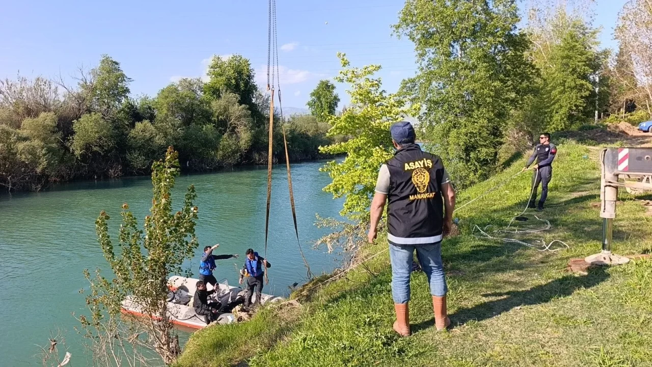 8 gündür kayıp: Zabıta Ali Savaş hem karada hem suda aranıyor