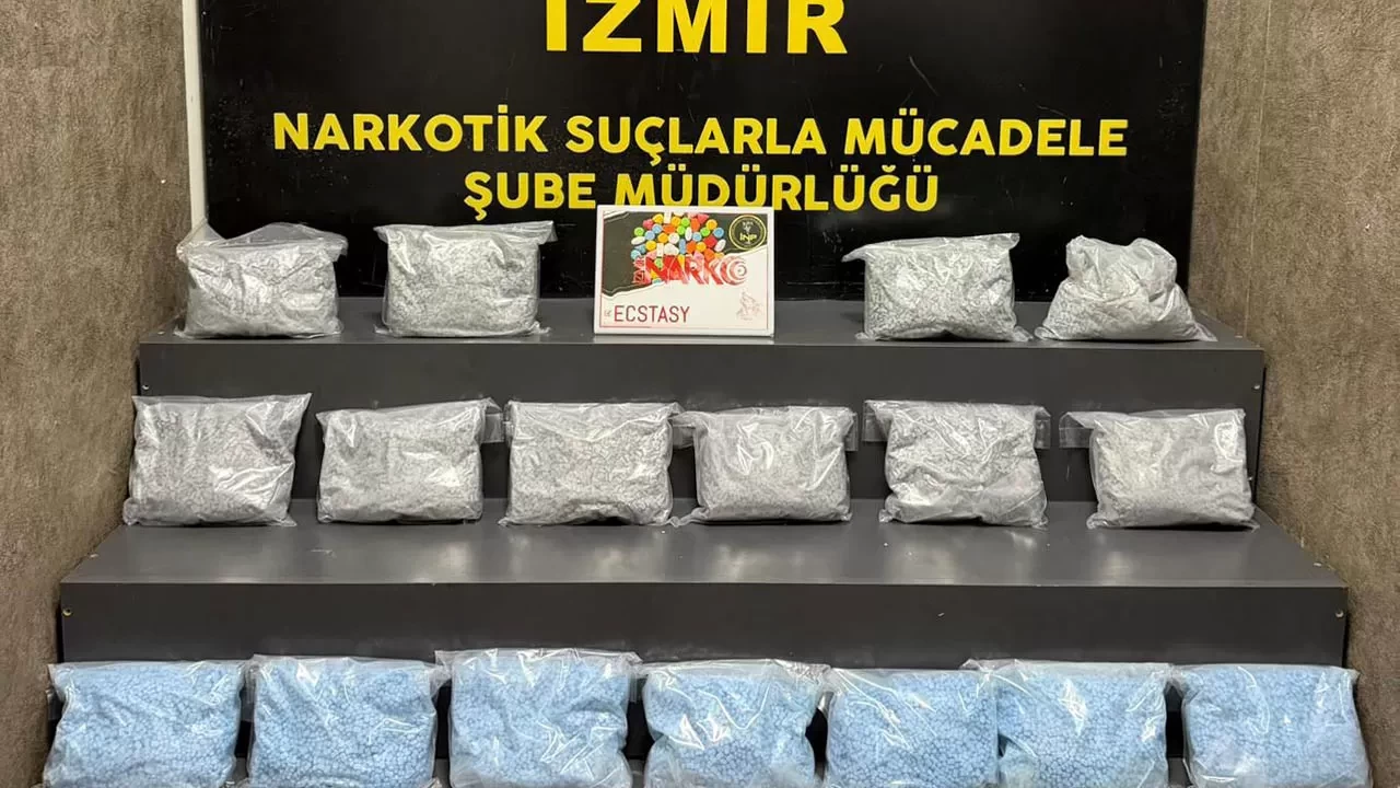 İzmir emniyetinden yasaklı madde tacirlerine ağır darbe!