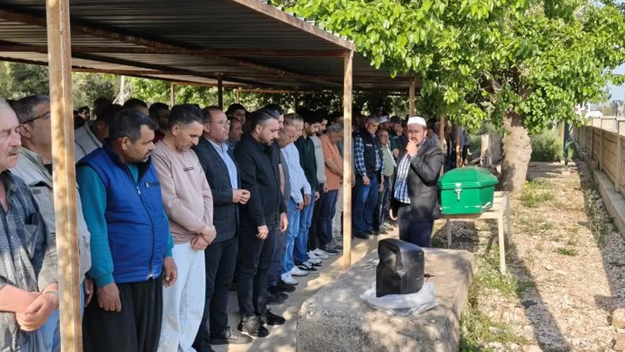 Denizde cansız bedenleri bulunmuştu: İki arkadaştan birinin cenazesi defnedildi