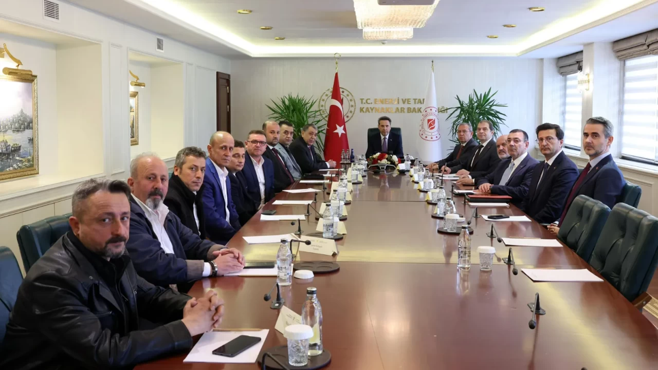 Bakan Bayraktar’dan madencilere destek:  Alın terinin koruyucusu olacağız