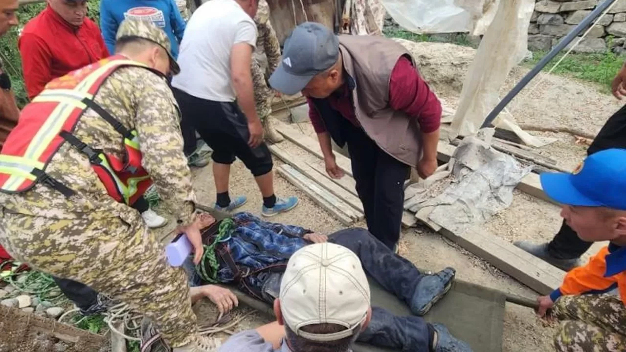 65 yaşındaki adam 18 metre derinliğindeki kuyuda mahsur kaldı