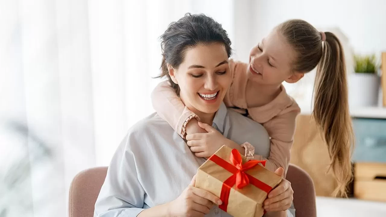 Anneler Günü’ne özel idefix’ten alışverişin yarısı hediye