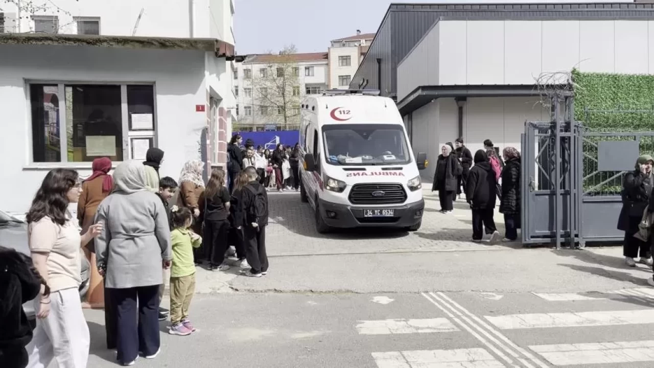 Ortaokulda zehirlenme iddiası! Çok sayıda öğrenci hastaneye kaldırıldı