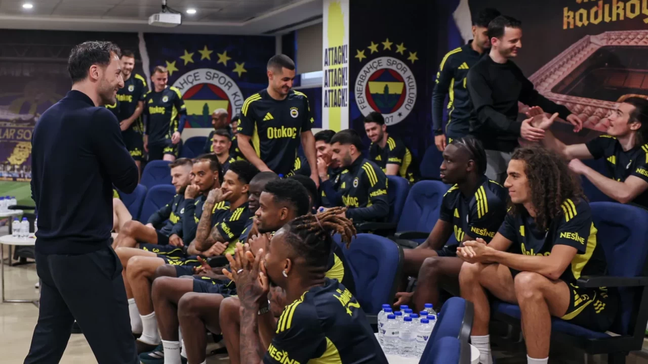 Fenerbahçe'de Tedesco dönemi resmen kapandı! Tesislerde duygusal veda