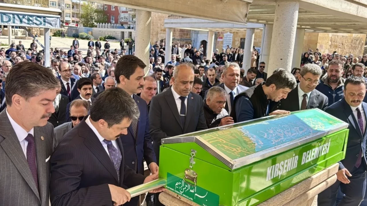 Nefes Borusuna Çilek Kaçan Çocuk Kurtarılamadı! Mustafa Kemal Türker Kimdir? Çocuklarda Heimlich Manevrası Nasıl Yapılır?