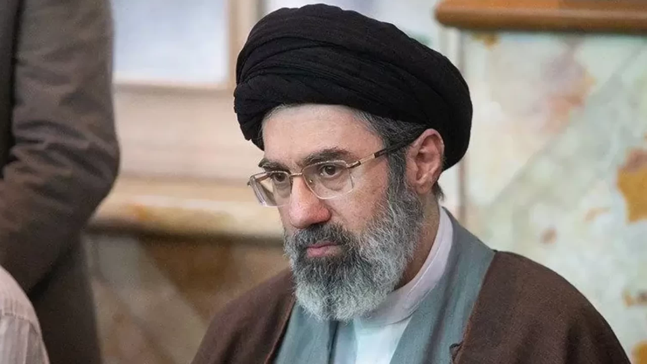 Hamaney’den ABD ve İsrail’e rest: 'Donanmamız acı tattırmaya hazır'