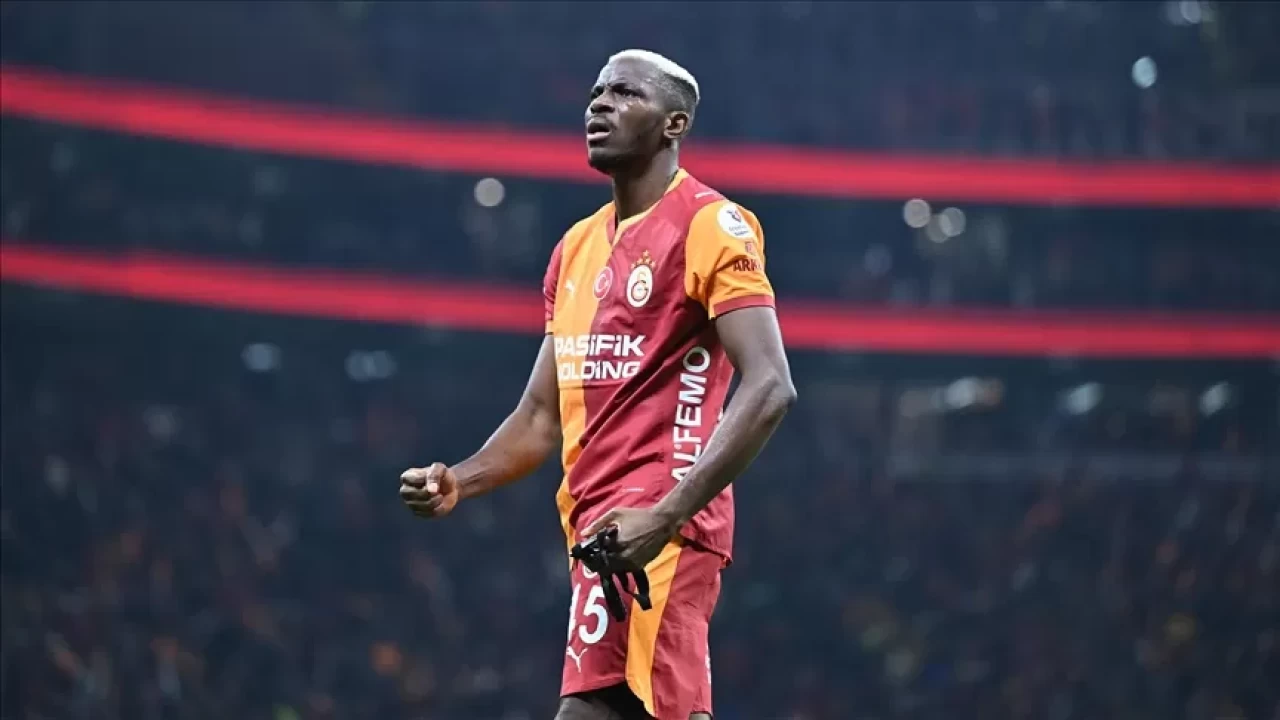 Osimhen derbide oynayacak mı? Osimhen Galatasaray derbisinde kadroda mı?