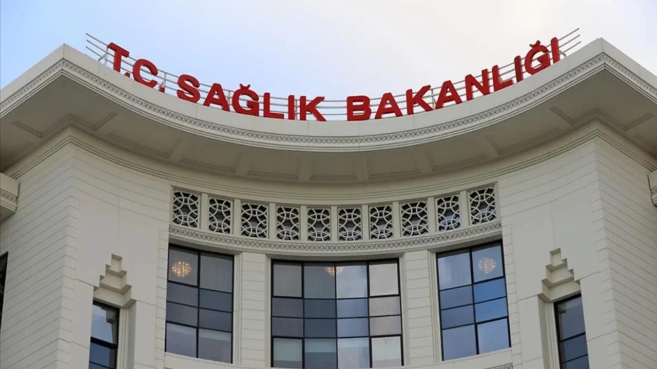26 BİN SAĞLIK PERSONELİ ALINACAK! Sağlık Bakanlığı 26 bin 673 sözleşmeli personel alımı ne zaman, başvuru şartları neler? İşte 2026 branş ve kadro dağılımı