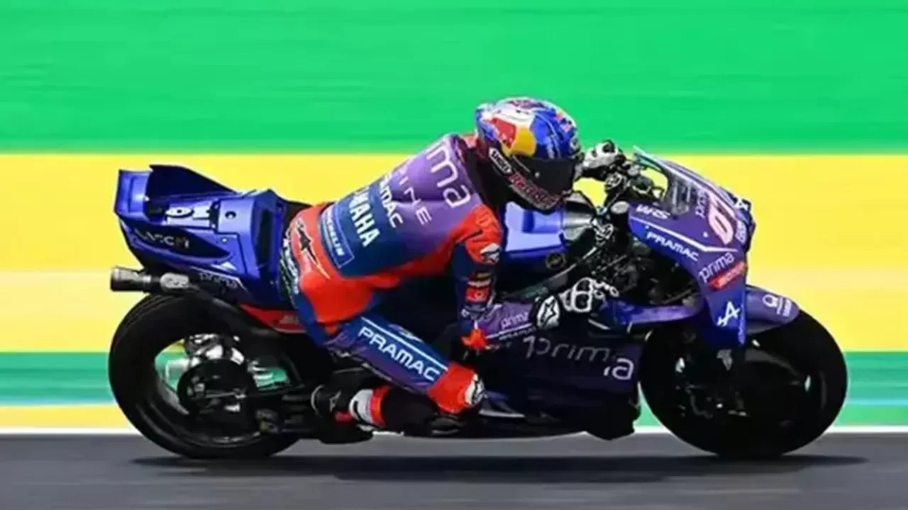 Toprak Razgatlıoğlu İspanya’da kaza yaptı, sprintte yarış dışı kaldı