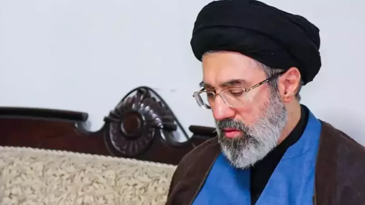 İran dini lideri Hamaney’den birlik mesajı: Düşman saflarında kırılma meydana geldi