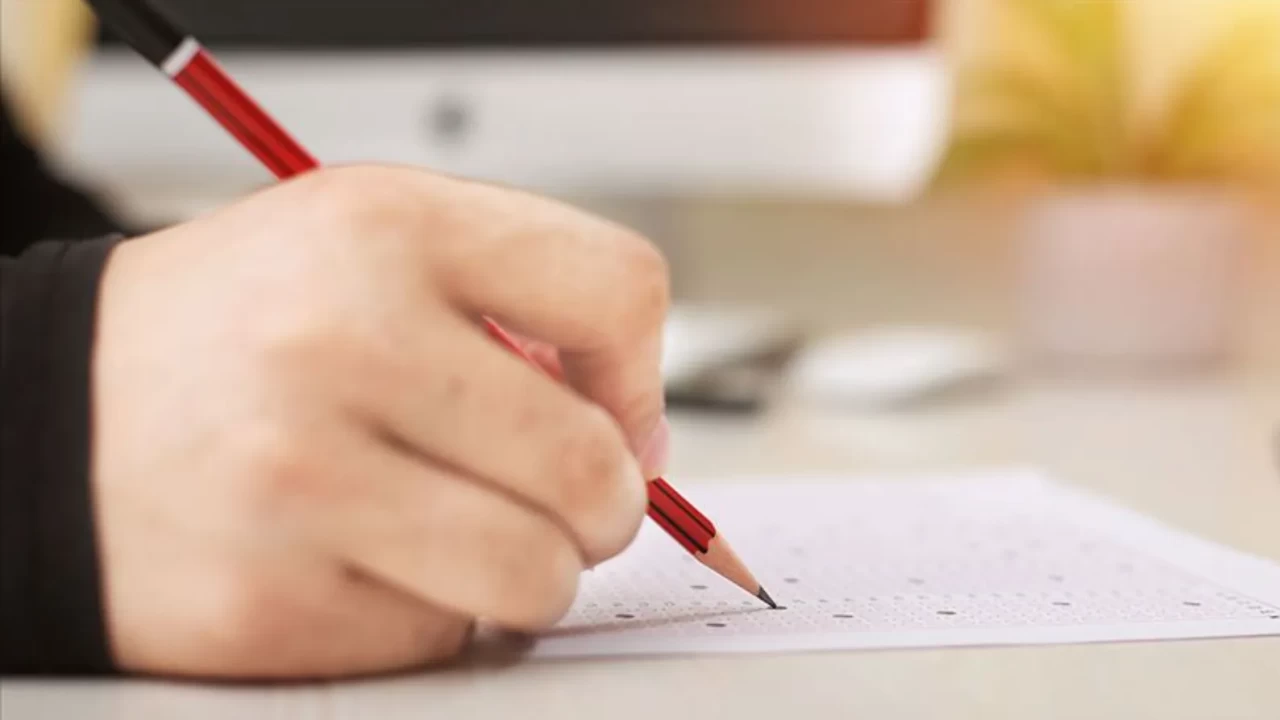 2026 DGS NE ZAMAN? ÖSYM Dikey Geçiş Sınavı başvuru ve sınav tarihleri belli oldu! DGS başvuruları hangi tarihte başlıyor? İşte sınav takvimi...