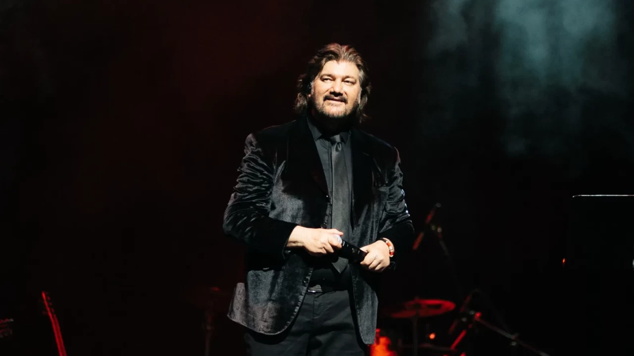 Türk müziğinin güçlü sesi Ahmet Şafak Bakü'de tarih yazdı