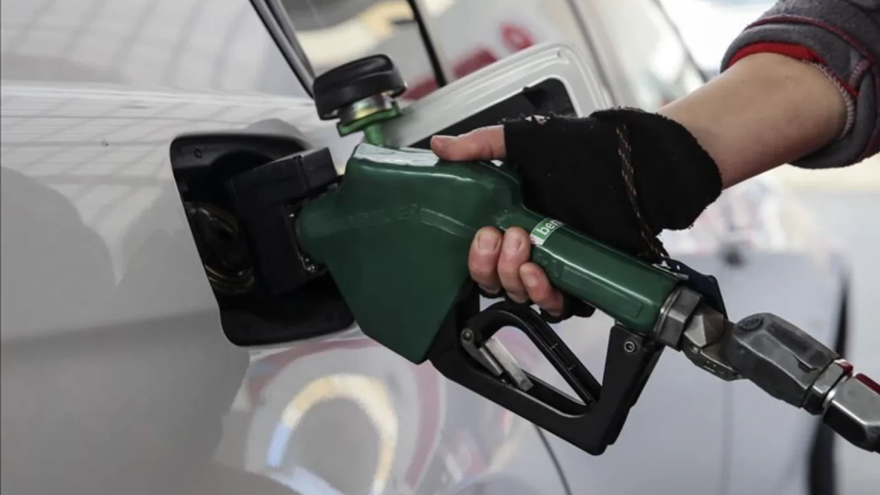 MAZOTA DEV İNDİRİM GELDİ! 16 Nisan 2026 güncel akaryakıt fiyatları: İstanbul, Ankara, İzmir benzin, motorin (Mazot) ve LPG litre fiyatı ne kadar oldu?