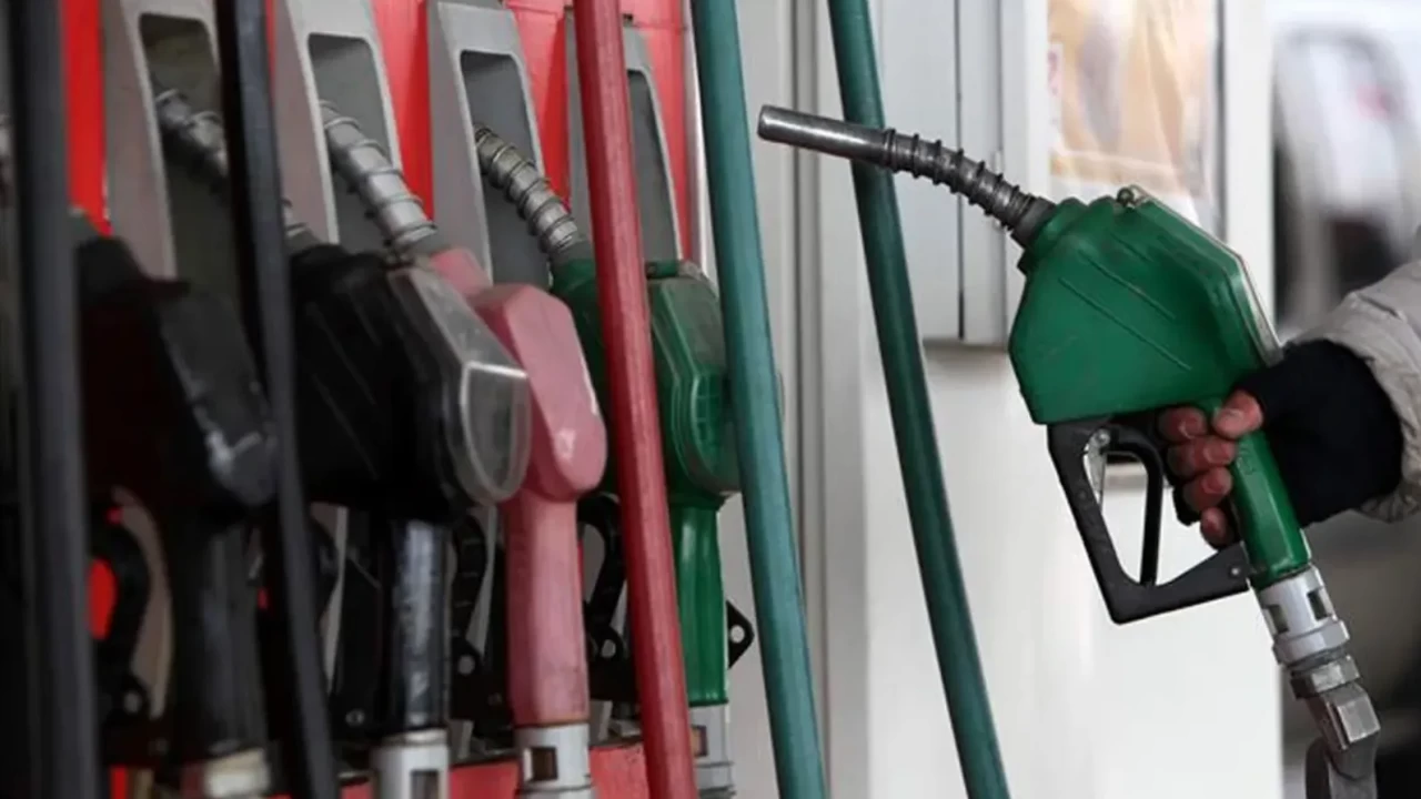 Savaşın faturası halka kesildi! Benzine %42, motor…