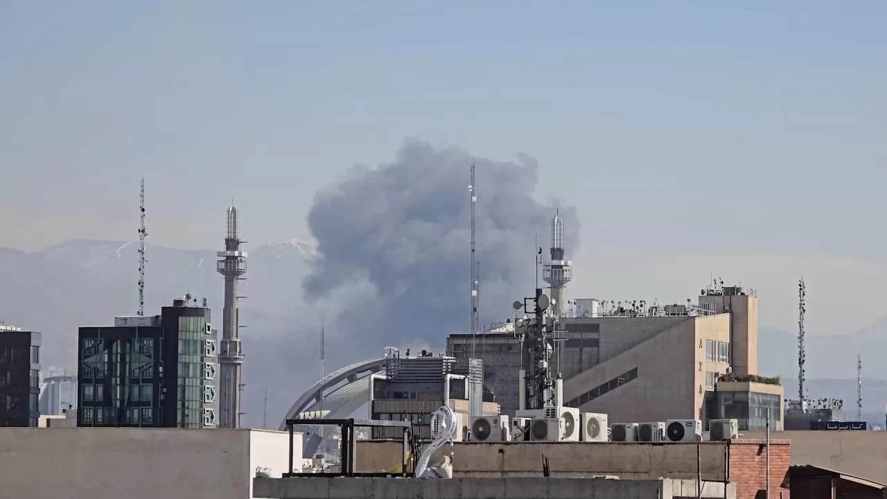 İsrail, İran'da demir yolu köprüsüne saldırdı: Can kayıpları var