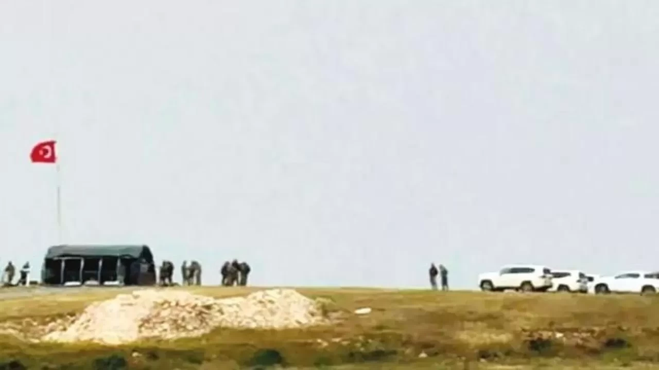 Rum provokasyonuna geçit yok! Mehmetçikten BM'ye 'bayraklı' cevap