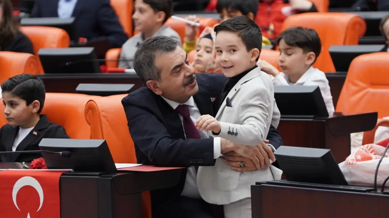 Bakan Tekin: Aziz milletimiz müsterih olsun; çocuklarımızın güvenliği için gereken her adım atılacak