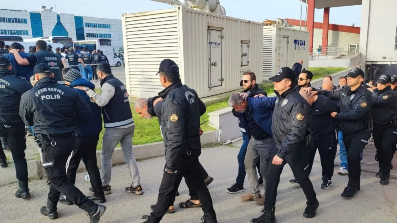 Adana merkezli 8 ilde 'Bayğaralar' operasyonu: 287 şüpheli adliyeye sevk edildi!