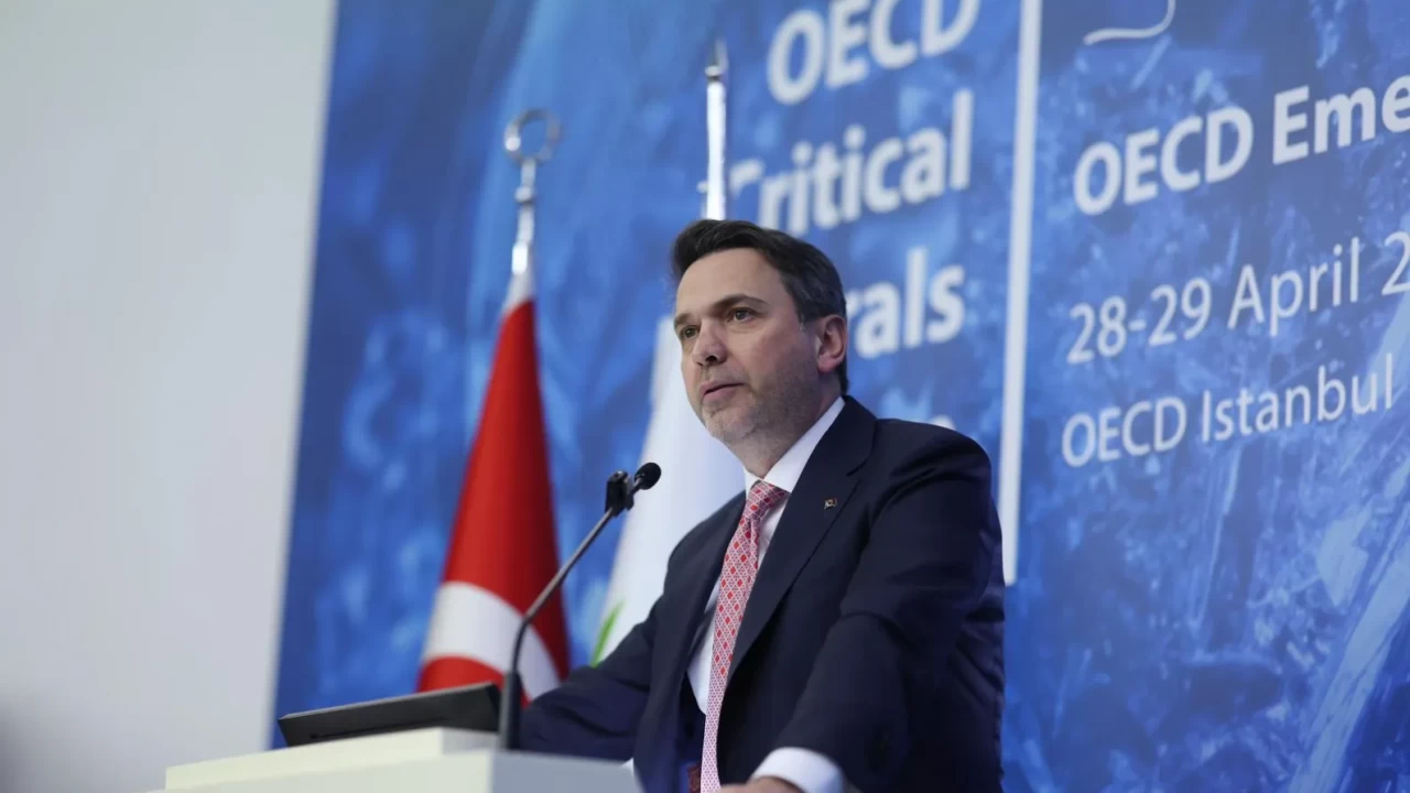 Türkiye'nin Kritik Ham Maddeler Stratejisi Nedir? Nadir Toprak Elementleri Neden Önemli? ETİ Maden ve Beylikova Projesinde Son Durum