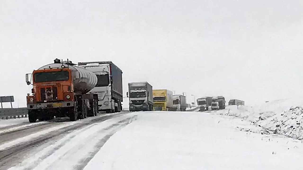 Türkgözü-Posof-Damal kara yolu tır trafiğine açıldı
