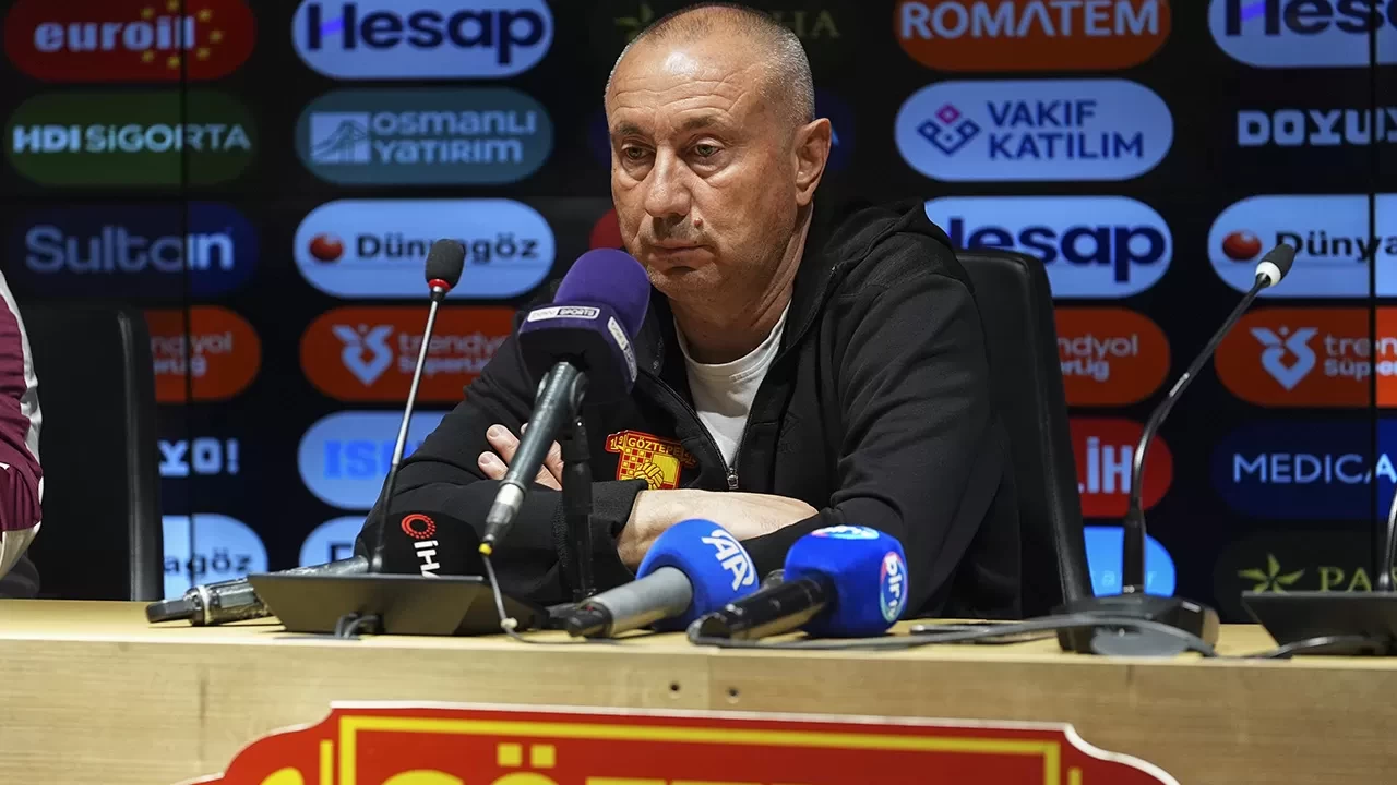Göztepe'de Stoilov: Avrupa hedefimizin peşinden koşmaya devam edeğiz