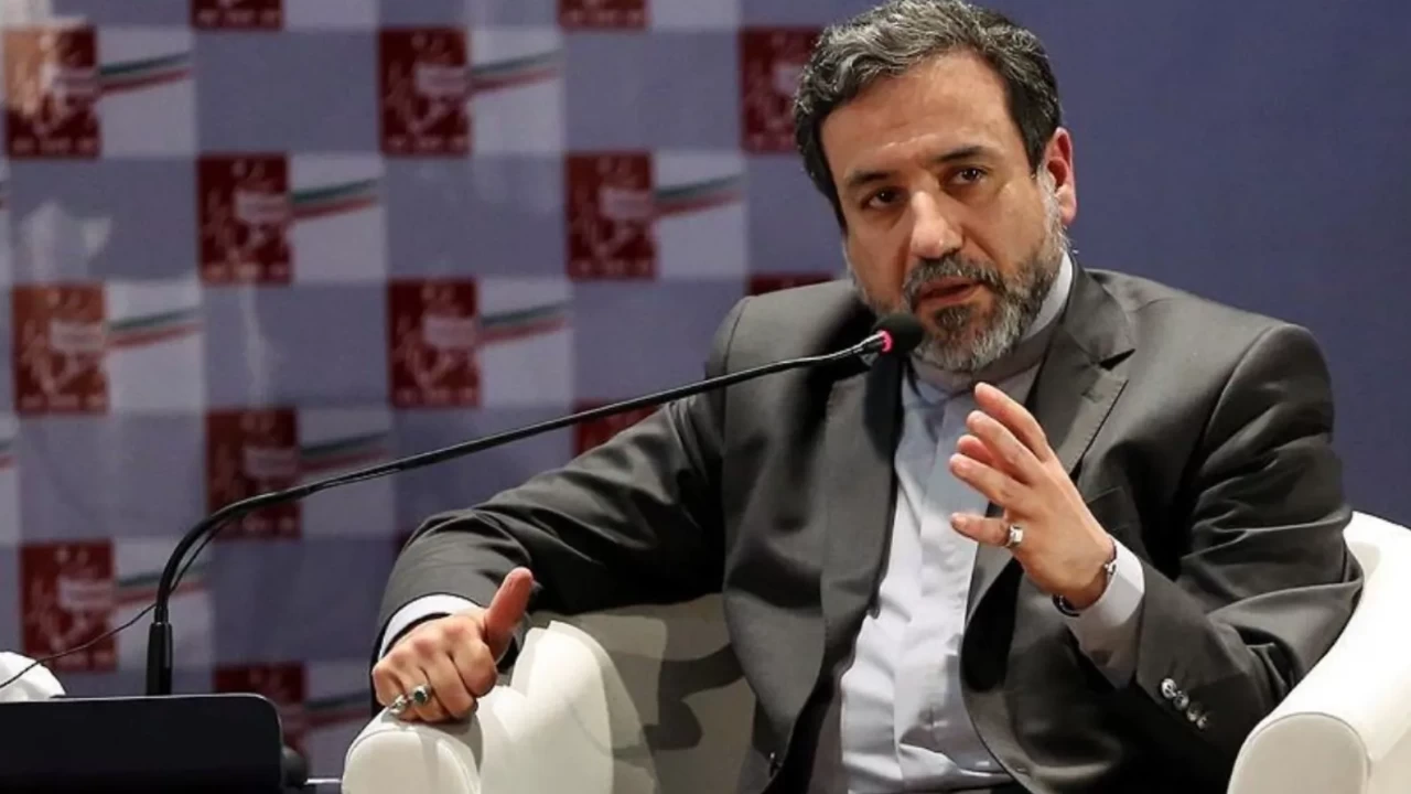 İran Dışişleri Bakanı Arakçi: Lübnan'daki ateşkes uyarınca Hürmüz Boğazı tüm ticari gemilere açıldı